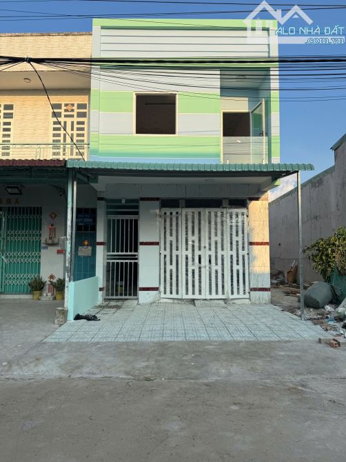 TRỌ 6 PHÒNG 1 KIOT , THU NHẬP 12 TRIỆU THÁNG , KCN TÂN ĐỨC , SỔ HỒNG RIÊNG , 2 TỶ 650