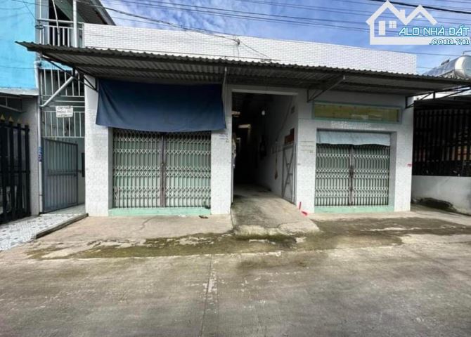 Bán dãy trọ 12 Phòng , KCN Tân Đức ,ĐỨC HÒA, 220 m2 giá 2 tỷ 980 , Bao Thuế Phí