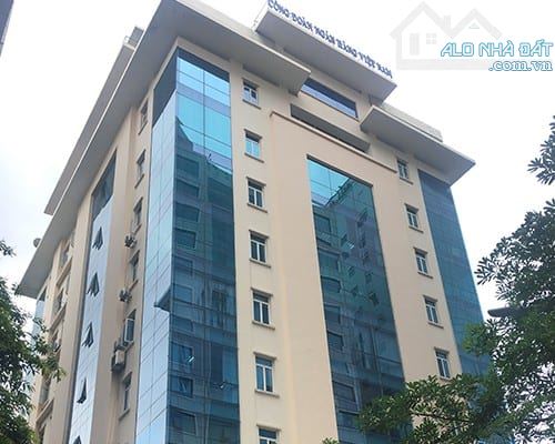 BÁN TOÀ NHÀ VĂN PHÒNG NGUYỄN SƠN 1100M2, 11 TẦNG, MT RỘNG, DÒNG TIỀN 8 TỶ/ NĂM