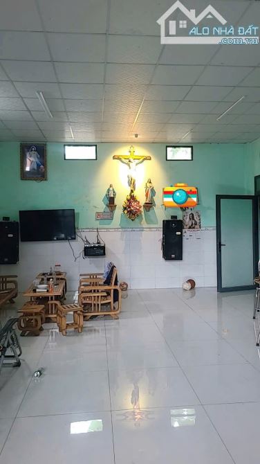 Hạ giá 9,5 tỷ xuống 7,9 tỷ Bán xưởng 1700m² ( nở hậu) mặt tiền hơn 20m -