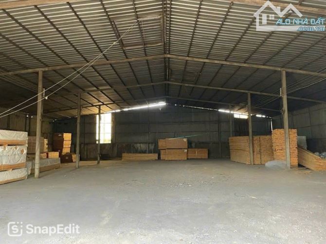 Hạ giá 1 tỷ 500tr ( 10,5tỷ còn 9 tỷ) BÁN XƯỞNG SẢN XUẤT GẦN SIÊU THỊ Gỗ tây Tân Biên T