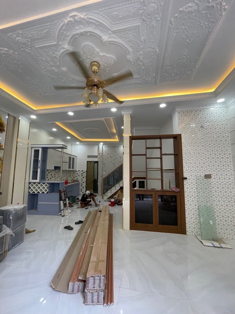 BÁN NHÀ 3 TẦNG VÕ VĂN KIỆT QUẬN 6, DT 6x9M, HẺM XE HƠI, GIÁ 4,96 TỶ