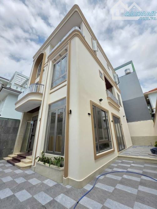 BÁN NHANH CĂN BIỆT THỰ 1 TRỆT 2 LẦU MỚI XÂY MẶT TIỀN ĐƯỜNG NỘI BỘ KHU ĐẠI AN VŨNG TÀU