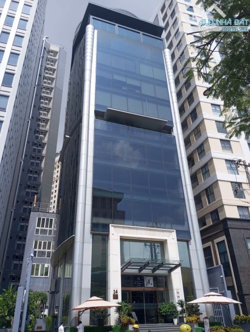 BÁN GẤP BUILDING 2MT BẾN VÂN ĐỒN, QUẬN 4, DT: 15 X 35 , 17 TẦNG, CHỈ 650 TỶ, HOT
