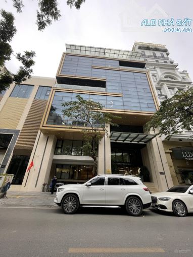 Bán nhà mặt phố Nguyễn Ngọc Nại, DT 200m2 x 9 tầng, thuê giá 100 tỷ.