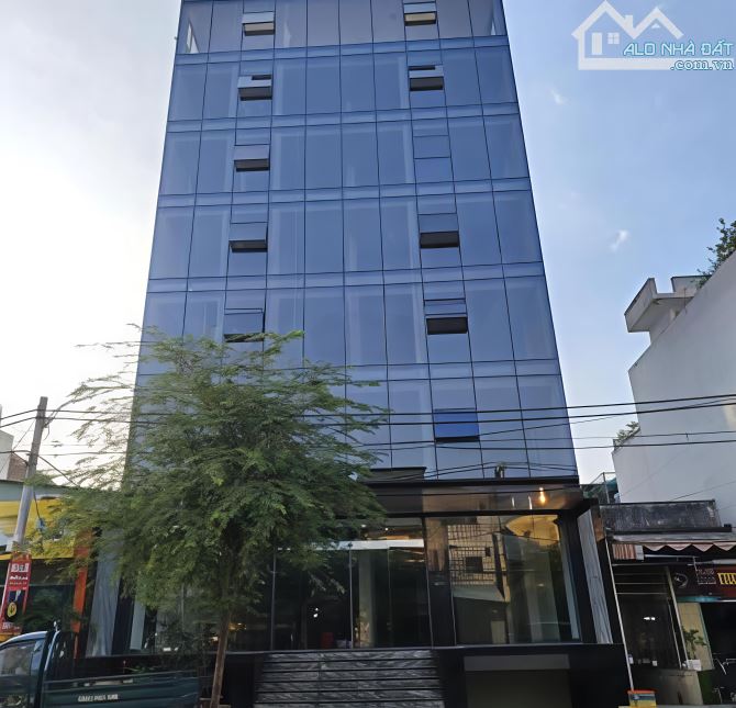 Bán nhà mặt phố Nguyễn Công Hoan, DT 100m2 x 6 tầng, mặt tiền 7m, giá 60 tỷ.