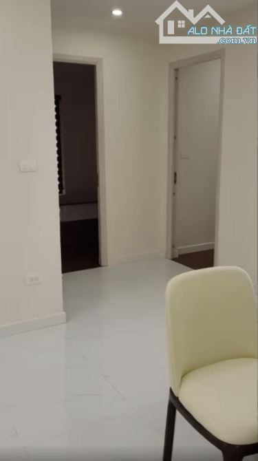 Cần bán gấp căn hộ Việt Đức Complex Thanh Xuân 80m2 2 ngủ 2vs full đồ đẹp chỉ 90tr/m2