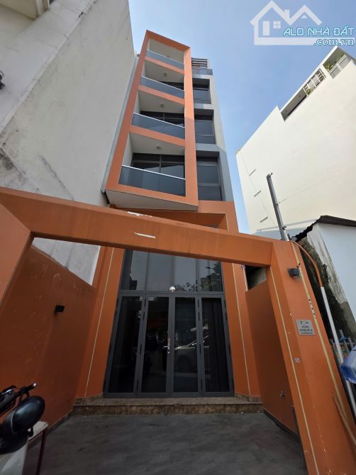 🏢 TÒA NHÀ VĂN PHÒNG – THANG MÁY FUJI 650KG – PCCC ĐẠT CHUẨN – NGUYỄN VĂN NGUYỄN Q1 – 65M²
