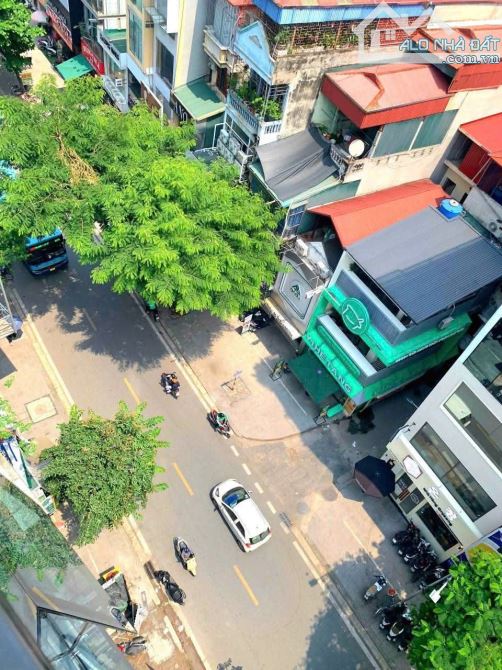 Bán nhà Chùa Láng toà văn phòng 10 tầng có hầm phố 2 chiều vỉ hè rộng vị trí đắc địa đầy đ
