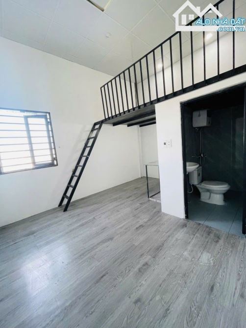 - Bán dãy trọ 5 phòng đường Nguyễn Quyền – Ngay bx trung tâm, DT 90M2 – Giá 5.6Tỷ TL.