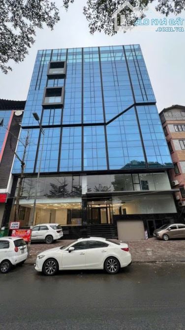 Tòa văn phòng mặt phố Hồng Tiến - diện tích 480m MT 18m 10tầng 2hầm 2thang máy
