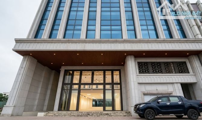 Bán tòa nhà VP MẶT PHỐ HỒNG TIẾN, 474m2, mặt tiền 18m, 10tầng- hầm, view cầu Trần Hưng Đạo