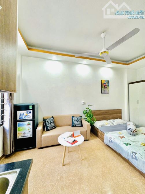 Toà CHDV Nguyễn Khoái vị trí đẹp ngõ 3 gác gần ĐH Kinh tế&Kỹ thuật Công nghiệp 61m2*5T 8PN