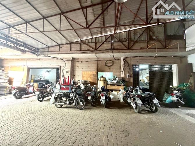 ĐẤT LỚN XÂY XƯỞNG HOẶC PHÂN LÔ - TRUNG TÂM TÂN PHÚ GẦN 3.000M2 -HẺM 2 XE TẢI TRÁNH NHAU -