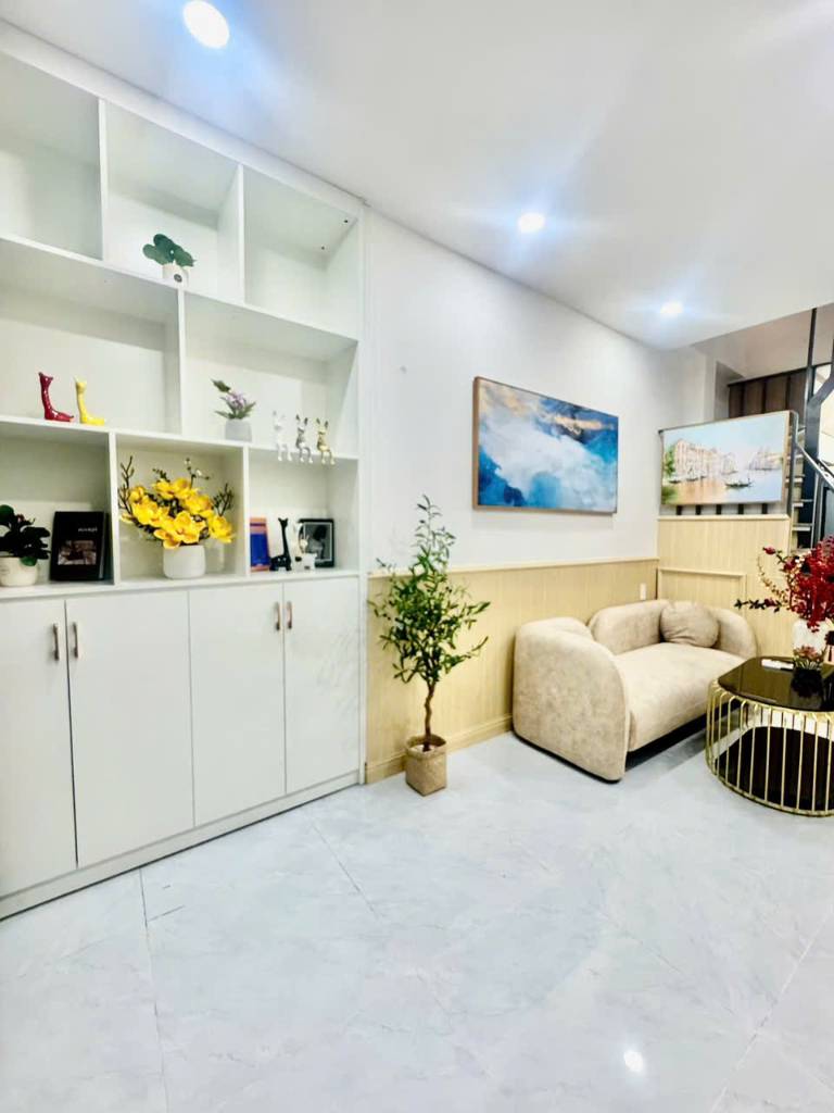 Cực hiếm, bán nhà Nguyễn Thượng Hiền Quận 3, 3 tầng 4PN chỉ 4.995 tỷ