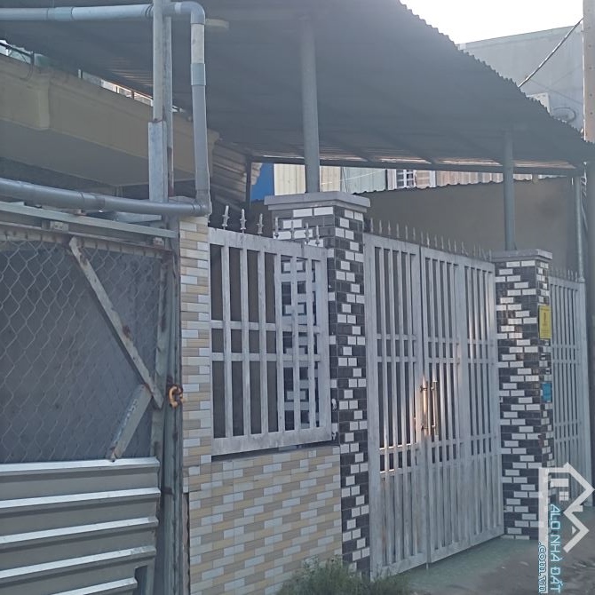 Bán kho xưởng dt Đất 234m2. Full thổ xd Lầu trệt. Lê Thị Kim, XTS Hocmon