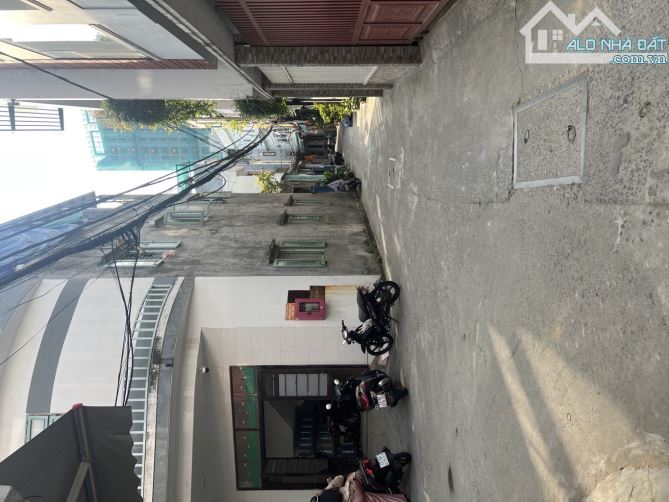 Đầu Tư Dòng Tiền Xem Ngay! Dãy Trọ Đường 2/9 - 82m² x 4 Phòng - OTO Đỗ Cửa - Chỉ 6.2 Tỷ