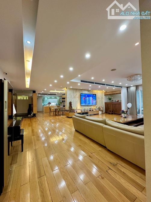 26 tỷ/320 m2/ 4 Ngủ/ Căn hộ Nguyễn Chí Thanh / Trung Tâm Đống Đa