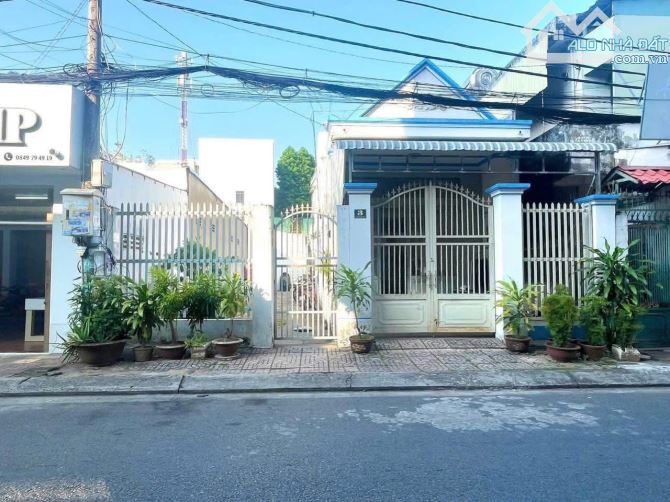 Bán 16 phòng mặt tiền Quảng Trọng Hoàng dt 367.5m2 full thổ cư ngay trung tâm lộ 9m