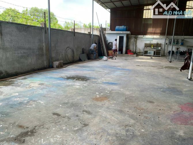 HẠ GIÁ 2 TỶ BÁN GẤP NHÀ XƯỞNG PHẠM VĂN CỘI MT ĐƯỜNG NHỰA