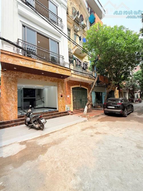 Phân Lô Mai Dịch Cầu Giấy 64m2 6Tầng MT5m- Thang Máy Ô Tô Tránh Dừng Đỗ Ngày Đêm.