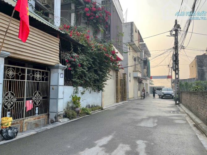 BÁN 64M² THIÊN LỘC –SẴN 4 PHÒNG TRỌ CHO THUÊ, 2 Ô TÔ ĐỖ CỬA, SÁT KHU ĐẤU GIÁ CHỈ 6.45ti