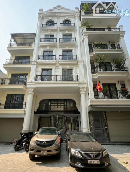 Toà Văn Phòng Đại Cồ Việt Hai Bà Trưng 85m2 8Tầng MT7m- Ô Tô Tránh,Thang Máy,Kinh Doanh