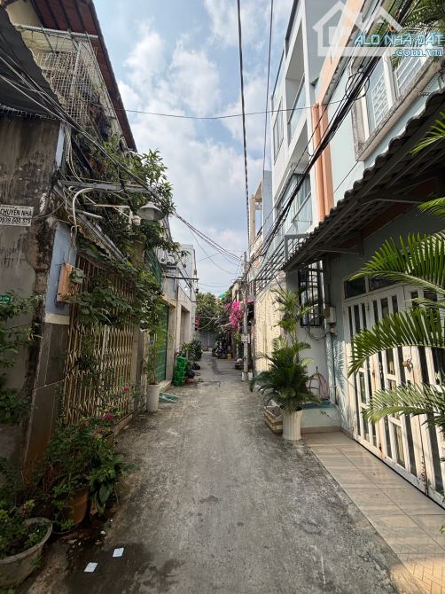Bán dãy trọ 77,5,m2 3 phòng hẻm 1225 Huỳnh Tấn Phát sổ riêng