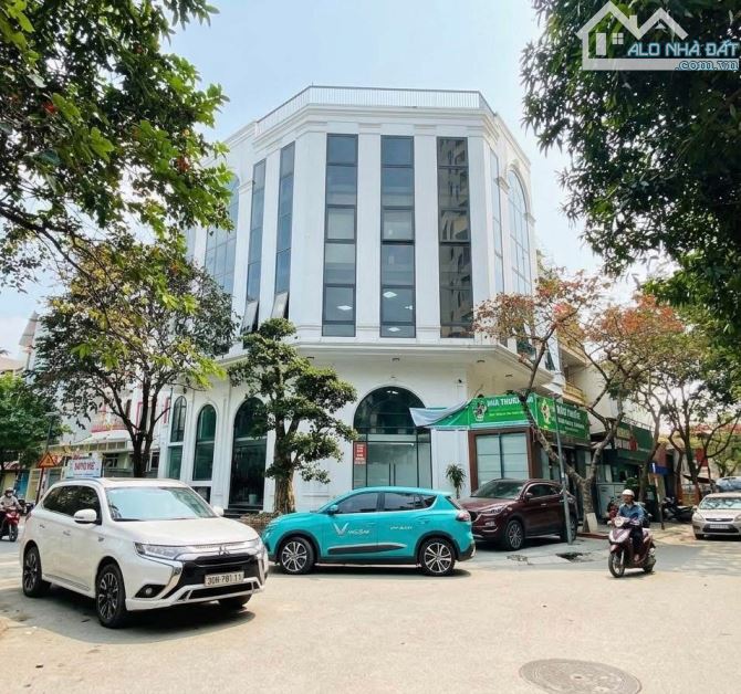 Siêu Phẩm Biệt Thự Văn Phòng Bán Đảo Linh Đàm- 203m2 7Tầng Lô Góc 2 Mặt Ô Tô Tránh Vỉa Hè