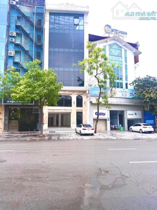 Toà Văn Phòng Mặt Phố Nguyễn Xiển,Nghiêm Xuân Yêm- 118m2 6Tầng MT7.8m- Vỉa Hè Siêu Rộng