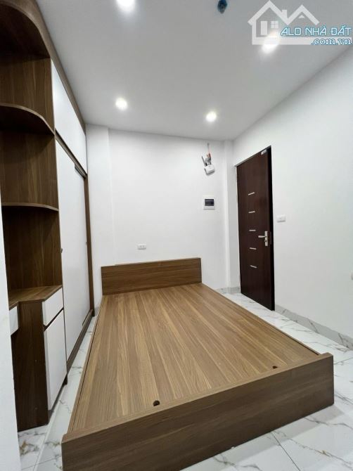 Bán toà CCMN Kim Mã – Ba Đình, 45m² x 7T thang máy, MT 11m, 11 phòng, dòng tiền 55 tr/th