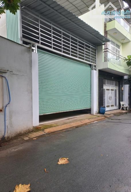 BÁN NHÀ XƯỞNG SÁT HƯƠN.G LỘ 2 - COOPMAR.T - ( 7.5X17M )