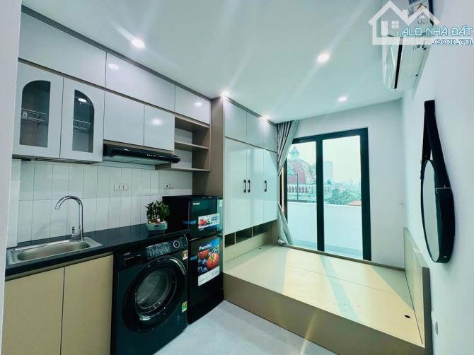 Bán CCMN Lạc Long Quân – Tây Hồ, 45m² x 7T thang máy, 12 phòng khép kín dòng tiền 65 tr/th