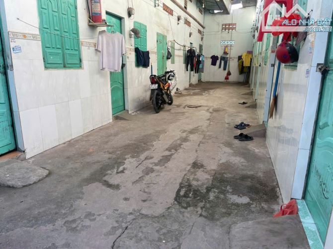 NP305. Bán dãy trọ 2.000m2 đang cho thu nhập ổn định ngay khu công nghiệp Thạnh Phú, P. Tâ