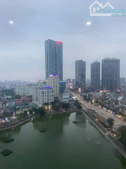 🍁 CĂN HỘ TẦNG CAO – VIEW HỒ NGỌC KHÁNH CỰC ĐẸP 🍁 ✨ DT 161m² – 3PN – 2WC ✨ Ban công rộng,