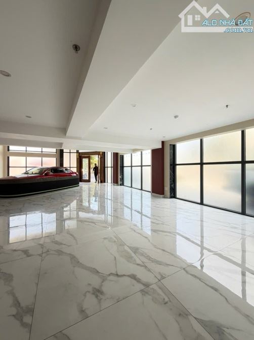 🔥 Cần bán tòa nhà văn phòng lô góc mặt tiền đường Phạm Hùng – vị trí đẹp 40ty,