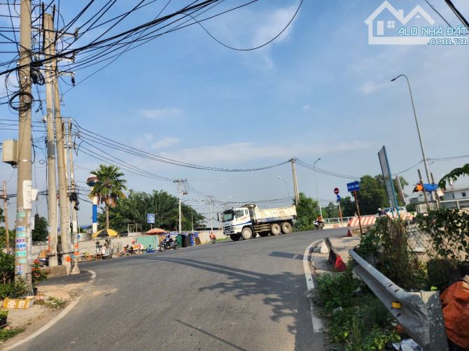 Nhà Xưởng Mặt Tiền Kênh Đường Võ Văn Vân, 500m2 ( 12 x40 ) 3 Tầng Ở và Sản xuất kinh doanh