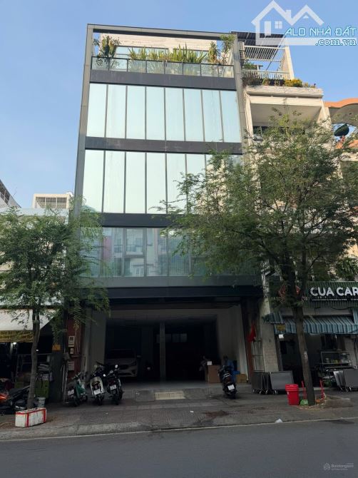 HIẾM,CHỦ CẦN BÁN TOÀ NHÀ BUILDING MẶT TIỀN ĐƯỜNG NGUYỄN TRƯỜNG TỘ P12 Q4.DT:8,5x19,5m 89TY