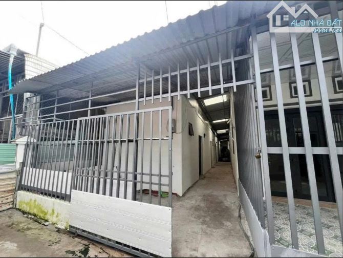 Bán 1 Kiot + 6p trọ 350m2 đối diện KCN Trảng Bàng 980tr Sổ Hồng Riêng