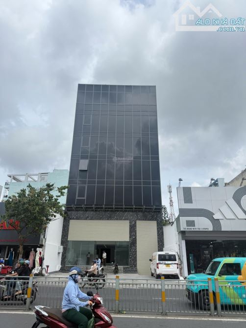 CHÍNH CHỦ HẠ GIÁ CẦN BÁN BUILDING TOÀ NHÀ MT LUỸ BÁN BÍCH P.TP TÂN PHÚ.DT:12x35m GIÁ 94 TỶ