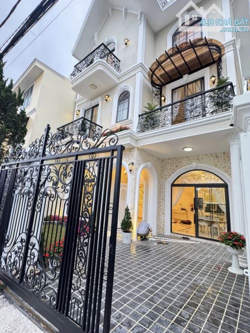 Villa mặt tiền Ngô Thì Nhậm Đà Lạt 12,8 tỷ Đã Hoàn công