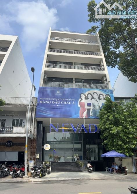 SIÊU PHẨM BUILDING TRẦN BÌNH TRỌNG – QUẬN 5. DT 10X20M. HẦM 7 LẦU. GIÁ 135 TỶ TL