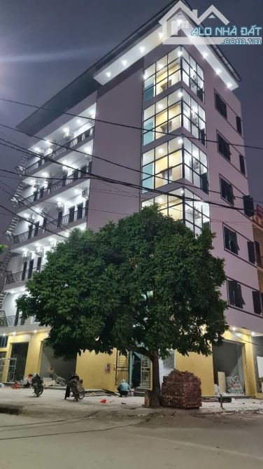 CCMN KHU CÔNG NGHIỆP VÂN TRUNG – LÔ GÓC 160M² x 6 TẦNG x MT 8M – 25 TỶ – DÒNG TIỀN 110 TRI