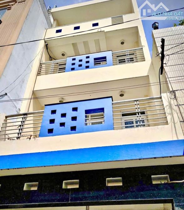 cần nhượng lại ngôi nhà tâm huyết Đề Thám, Q1 (DTCN hơn 79m2). Giá chốt 4Tỷ660