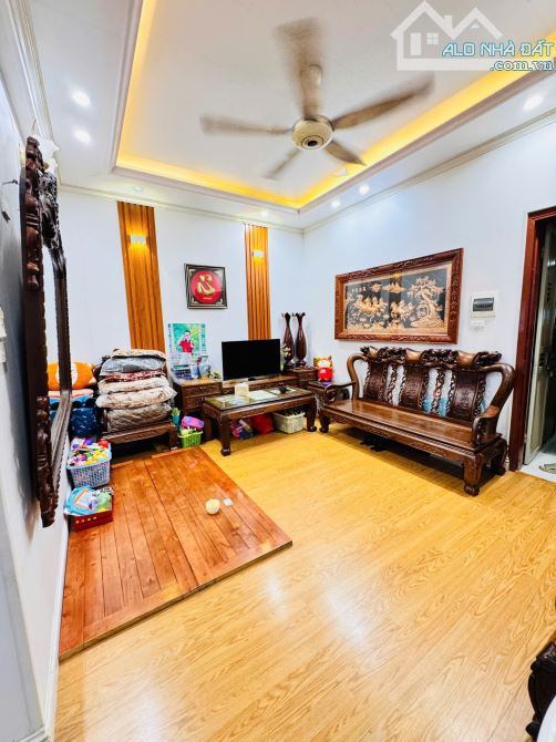 BÁN CĂN HỘ NHỈNH 4 TỶ- KIM VĂN KIM LŨ- THOÁNG SÁNG- NỘI THẤT- TIỆN ÍCH- 61M 2N1K