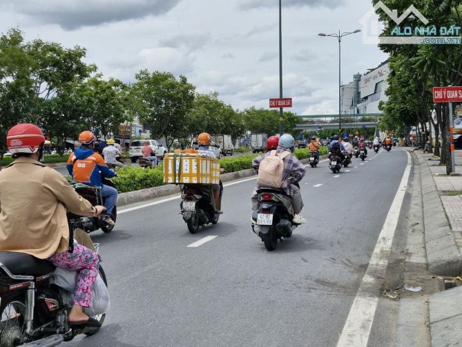 CAO ÔC VĂN PHÒNG MẶT TIỀN PHẠM VĂN ĐỒNG CẠNH GIGAMAL 7 TẦNG 9X34 CHỈ 55 TỶ.