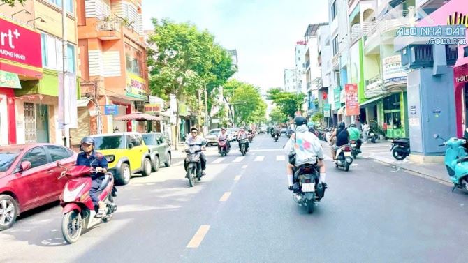 Bán toà nhà 5tầng thu nhập 140,tr một tháng Trung tâm Đà Nẵng