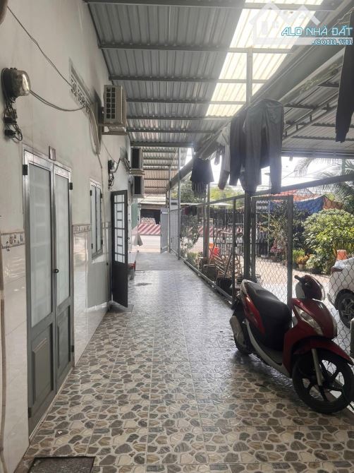 Bán dãy nhà trọ ngay KCN Tây Bắc-6 phòng giá 1.3 tỷ hiện đang cho thuê full
