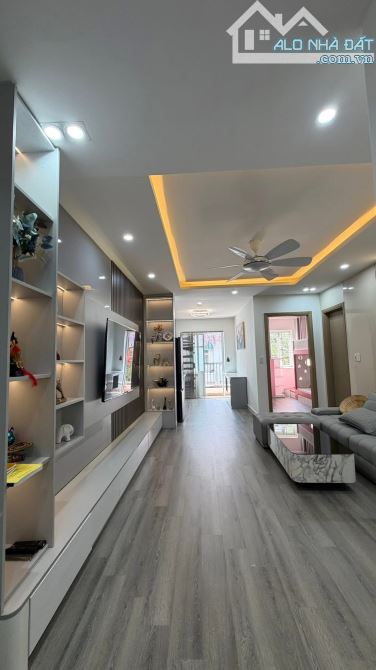 Chị gái bán căn 63m2 full nội thất tầng 2 đã có bìa tại Hoàng Huy An Đồng