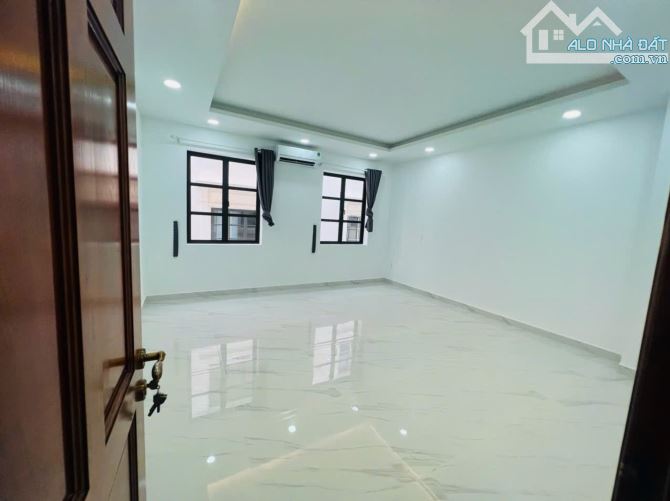 CHDV Ngang 11x22m HẺM XE TẢI THÔNG DƯƠNG QUẢNG HÀM O. AN NHƠN CHỈ 26TỶ